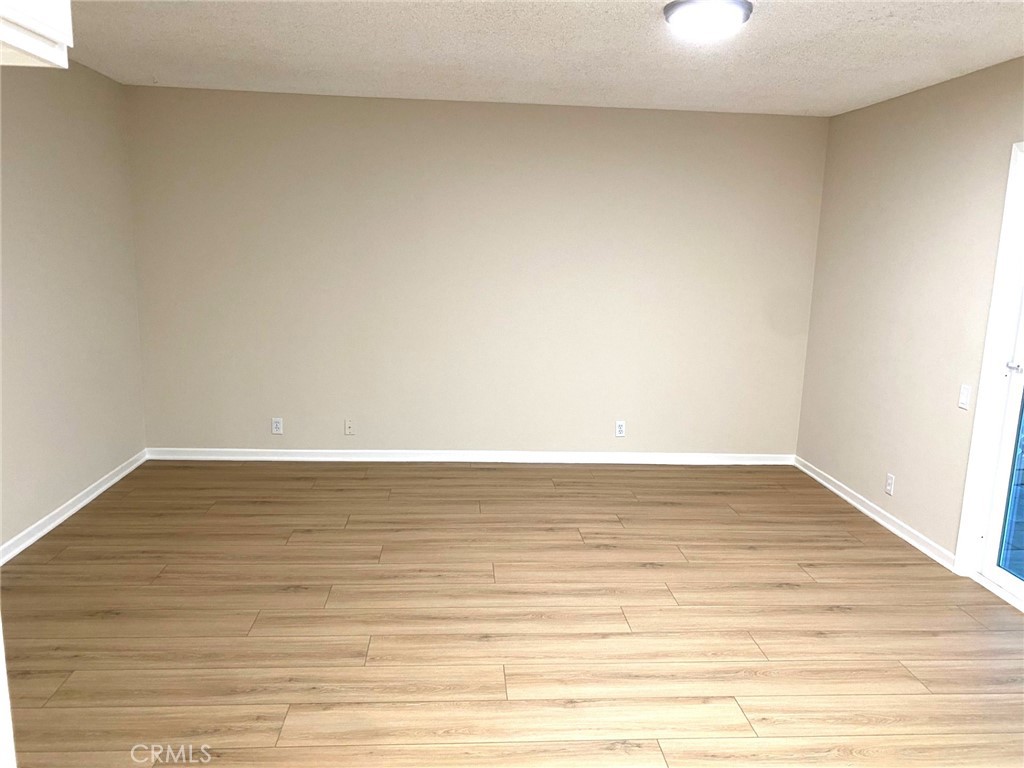 10160 Victoria Street