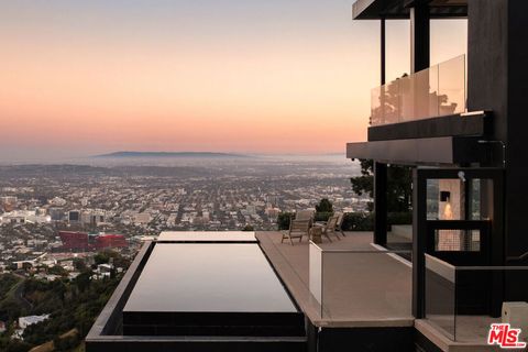 Photo of 1616 Blue Jay Way, Los Angeles, CA 90069 (MLS # 26783047)