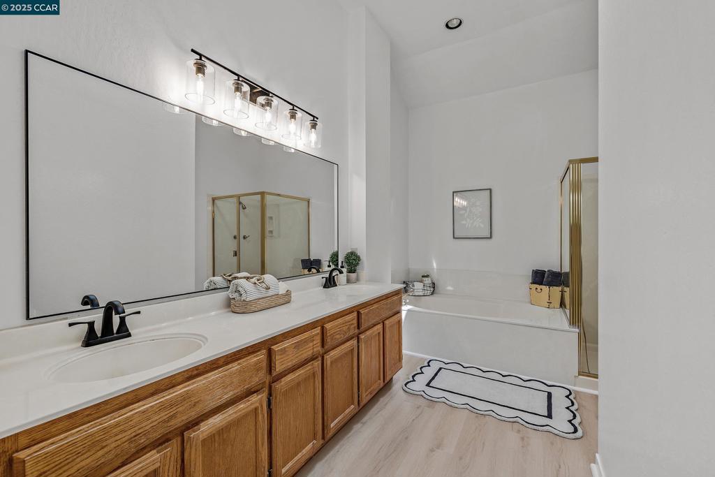 BLACKHAWK C. C. - Residential