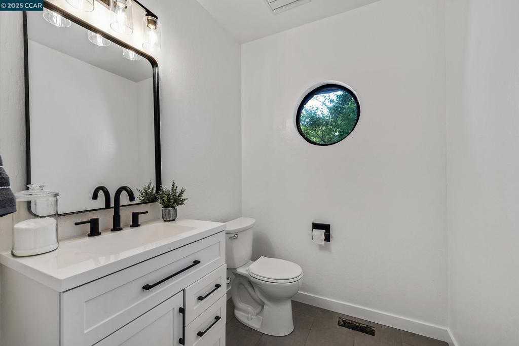 BLACKHAWK C. C. - Residential