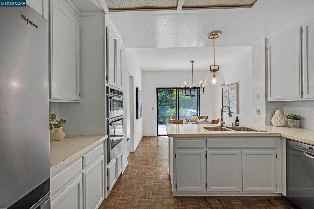 BLACKHAWK C. C. - Residential