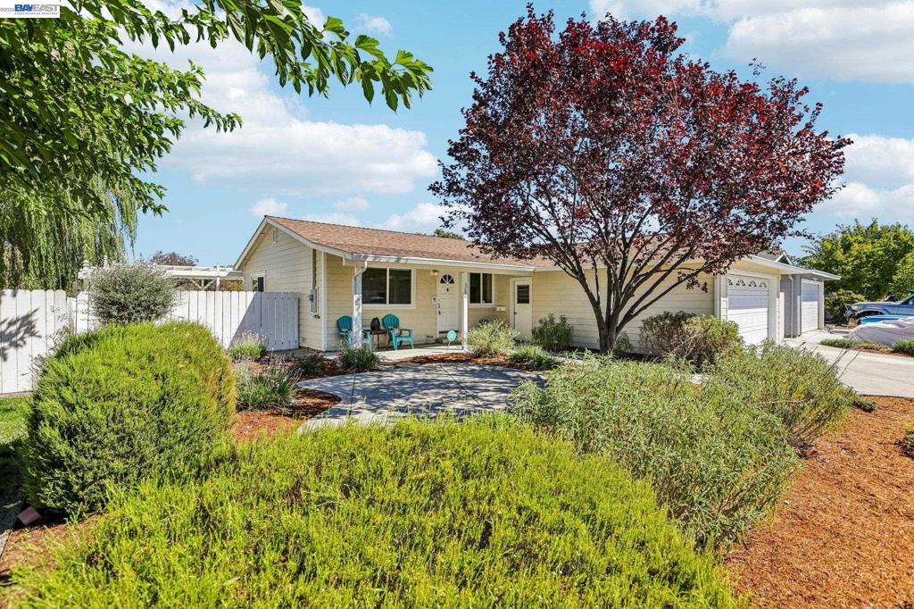 5286 Lilac Ave AVE, Livermore CA 94551