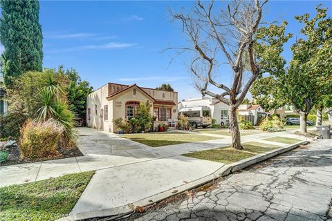 Photo of 1425 Park Ave, Long Beach, CA 90804 (MLS # PW25245856)