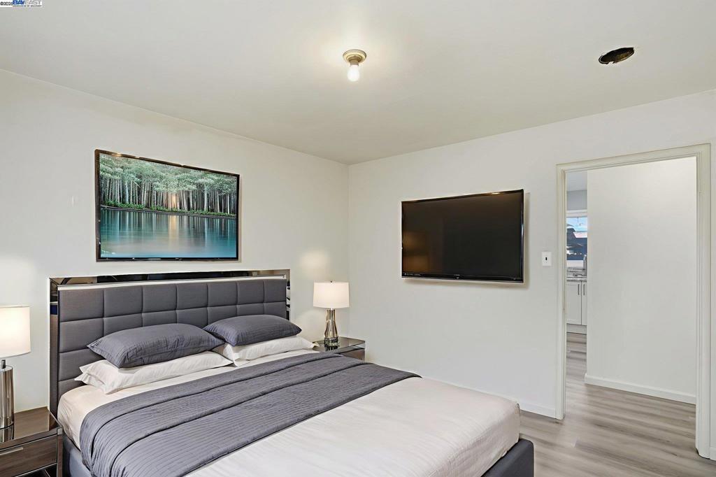 HAYWARD - Residential