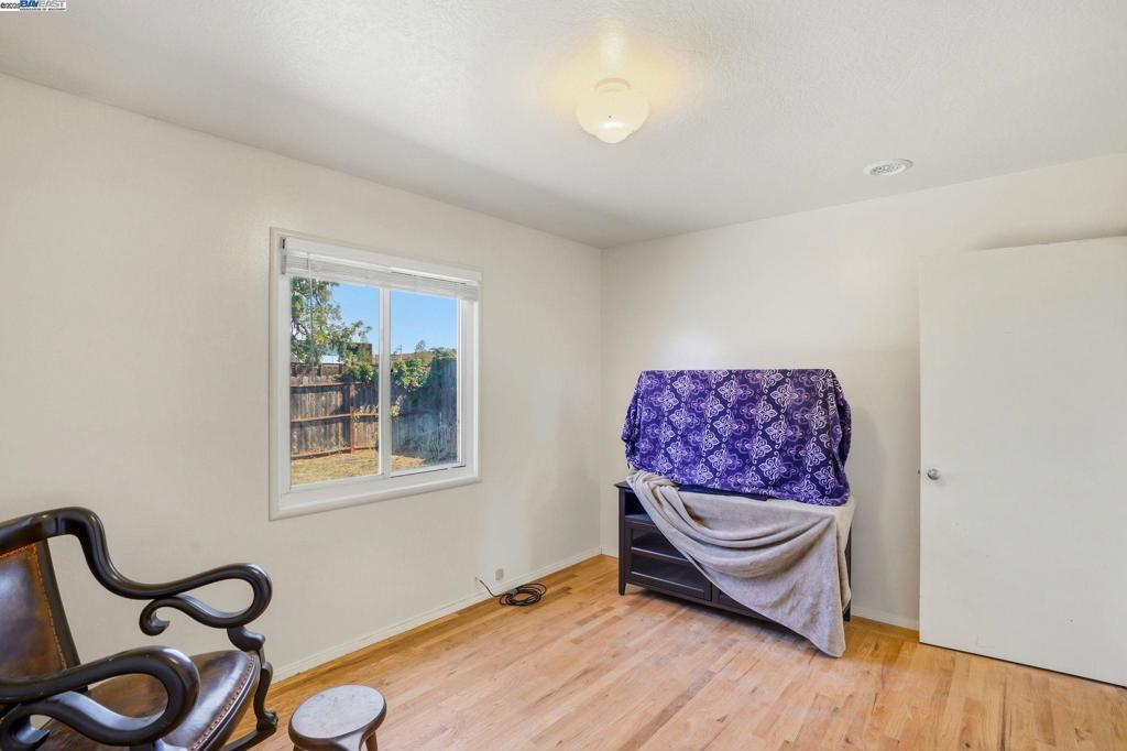 HAYWARD - Residential