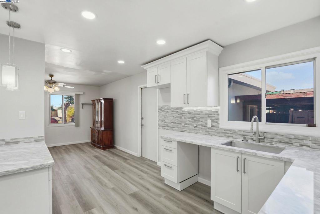 HAYWARD - Residential