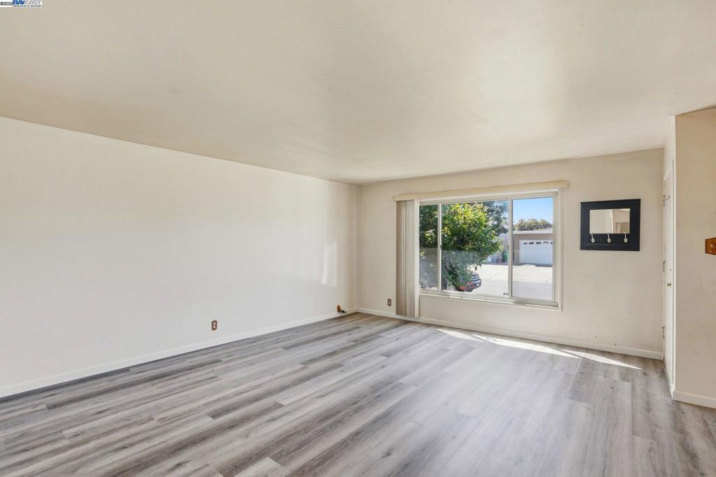 HAYWARD - Residential