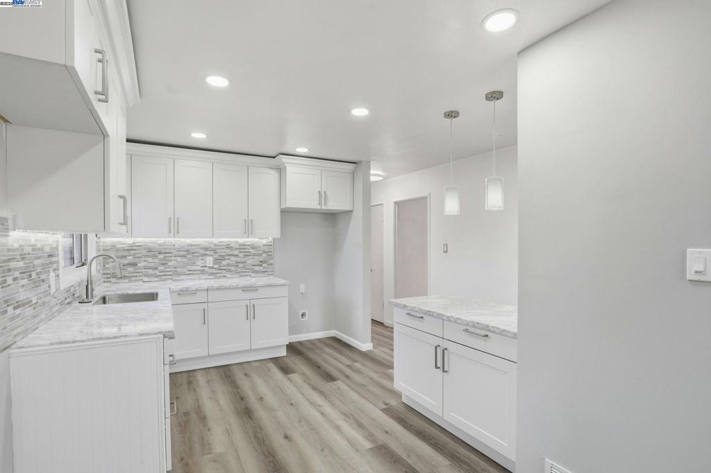 HAYWARD - Residential