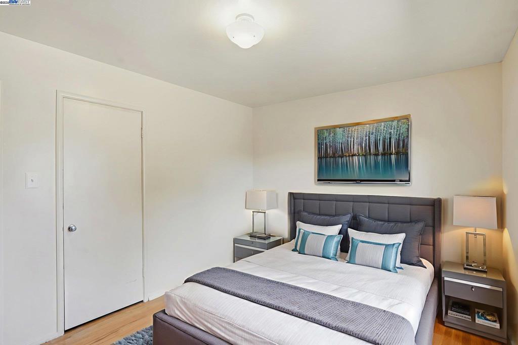 HAYWARD - Residential