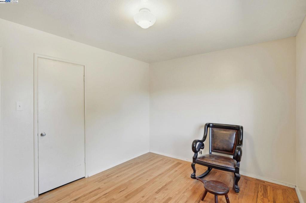 HAYWARD - Residential