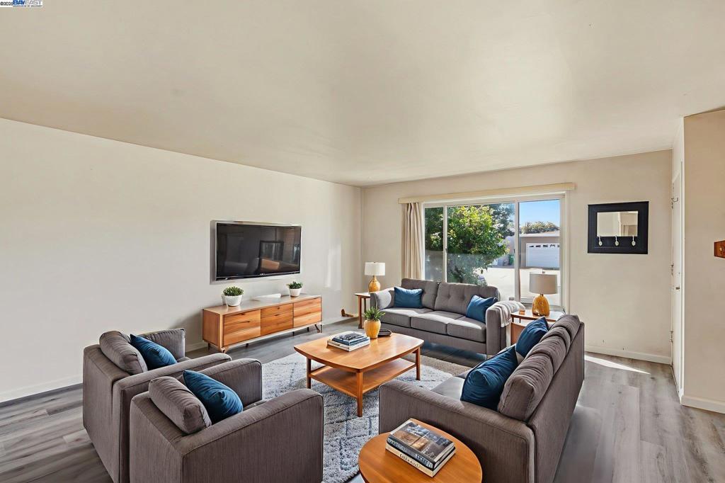 HAYWARD - Residential