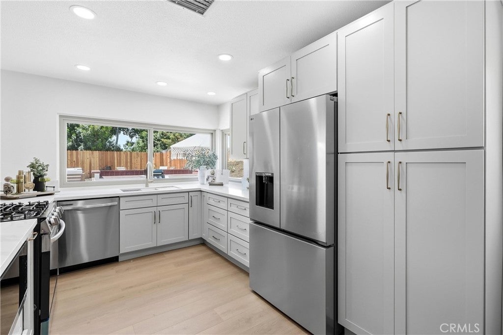 26101 Cordillera, Mission Viejo CA 92691 - Photo 15