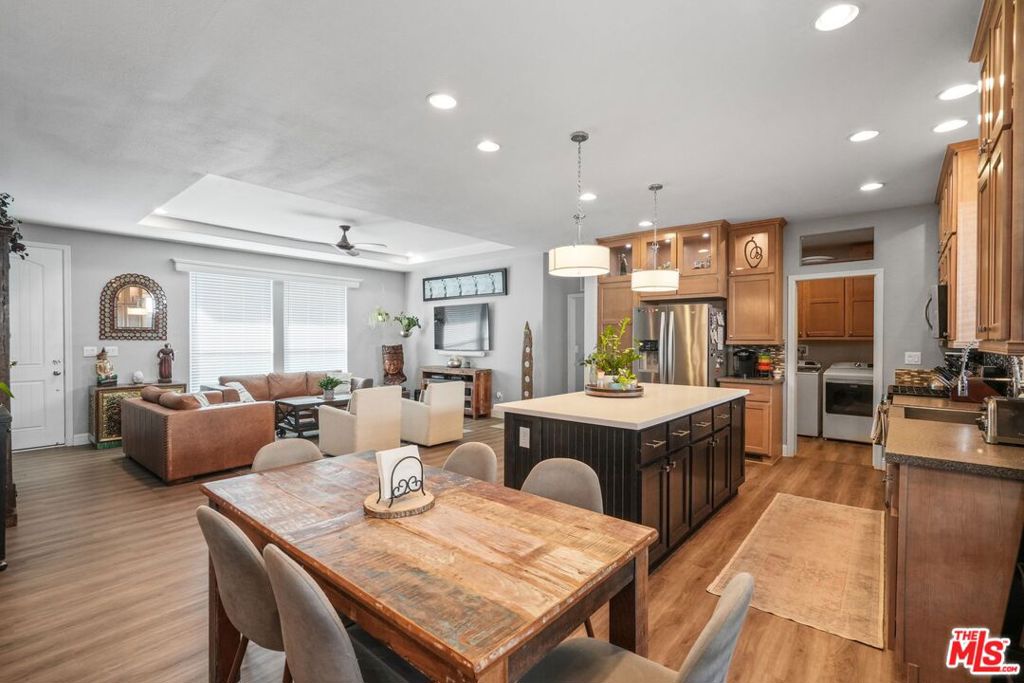 30473 Mulholland Highway 206