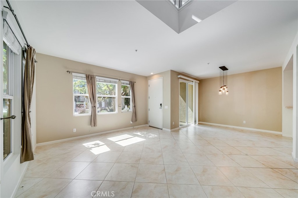 259 E Jeanette
