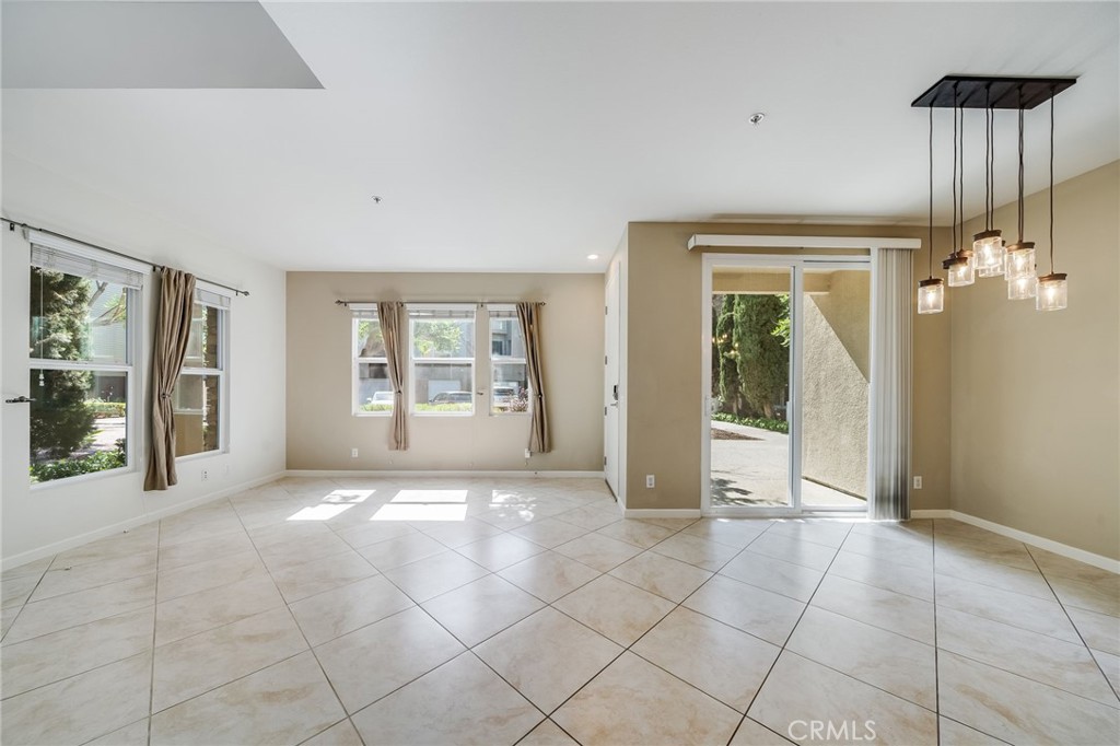 259 E Jeanette