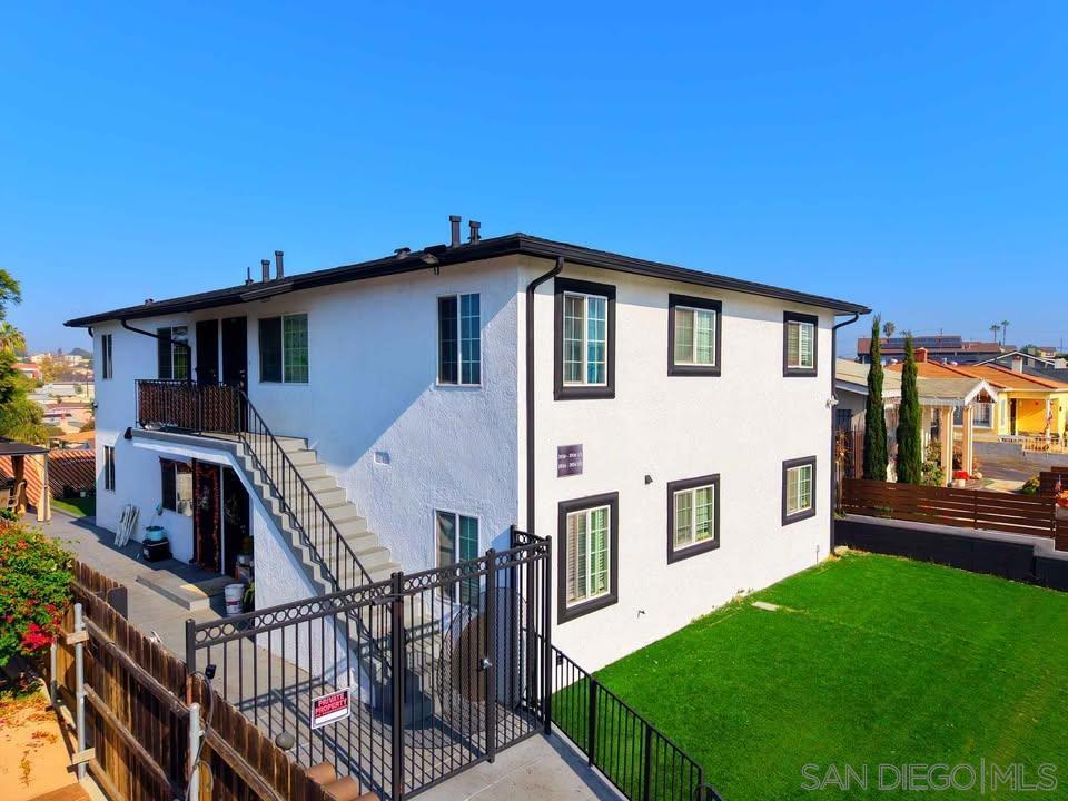 3934 Marine View Ave 3934 1/2