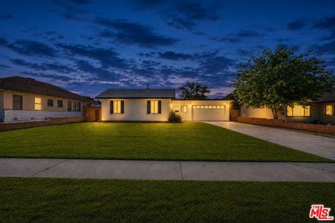 Photo of 44515 Date Avenue, Lancaster, CA 93534 (MLS # 26827977)
