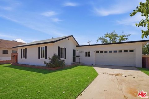 Photo of 44515 Date Avenue, Lancaster, CA 93534 (MLS # 26827977)
