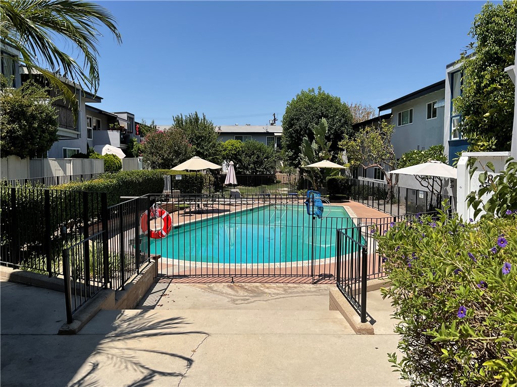 6301 Coldwater Canyon Avenue 13