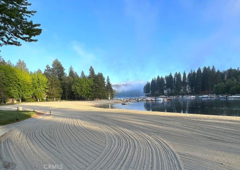 Photo of 27657 Peninsula Drive #106, Lake Arrowhead, CA 92352 (MLS # SW25279748)