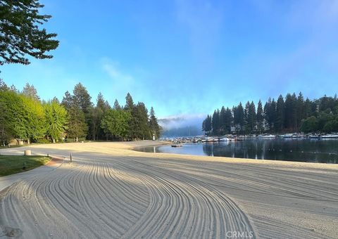Photo of 27657 Peninsula Drive #106, Lake Arrowhead, CA 92352 (MLS # SW25279748)