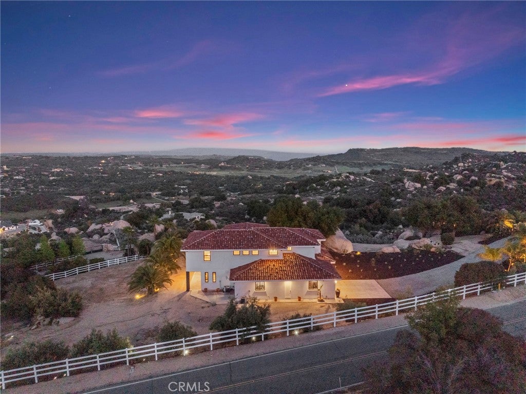 41950 Hacienda Dr