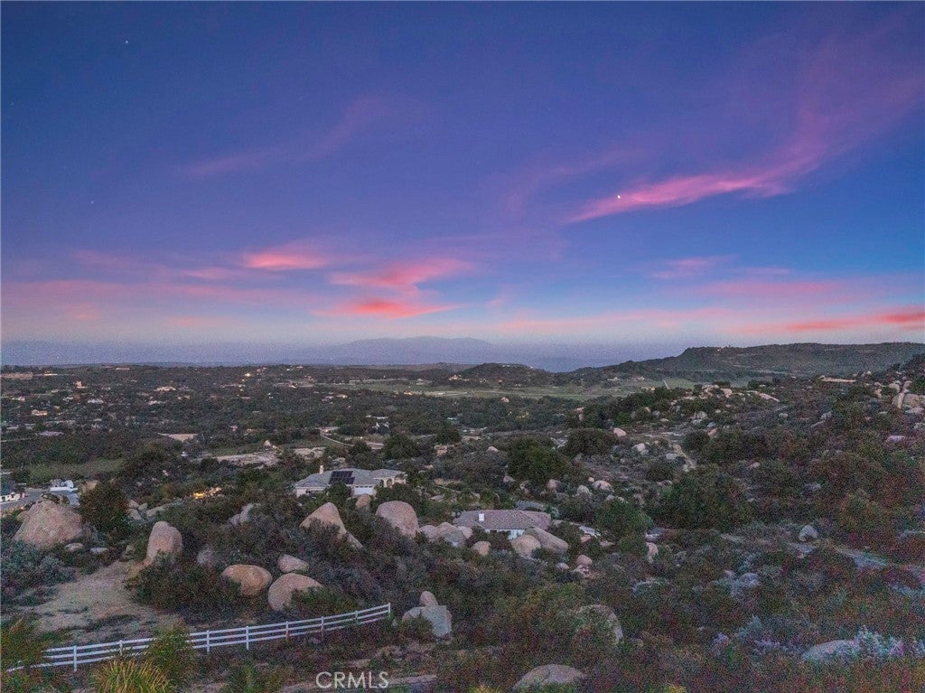 41950 Hacienda Dr