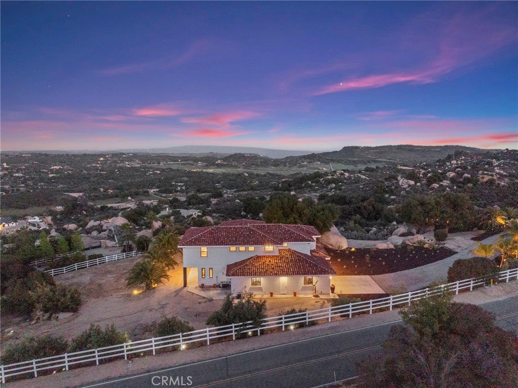 41950 Hacienda Dr