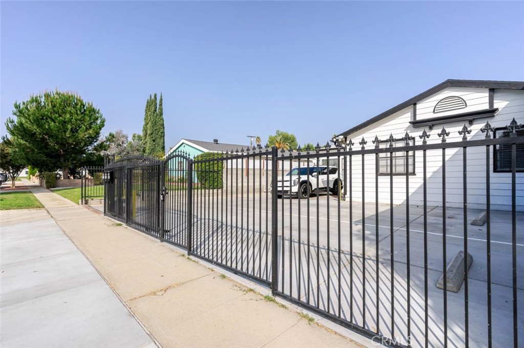 Brand-New ADU in Granada Hills | 17181 McKeever Street | 2 Beds, 2 Baths | 988 Sq. Ft.
Welcome to this beautiful brand-new ADU located in the desirable neighborhood of Granada Hills. This modern 2-bedroom, 2-bath home offers 988 sq. ft. of stylish living space designed for comfort and convenience.
Enjoy an open floor plan with high ceilings, recessed lighting, and light wood flooring throughout. The kitchen features quartz countertops, white shaker cabinets, and stainless-steel appliances, including an electric stove, microwave, dishwasher, washer, and dryer. Both bedrooms include mirrored closet doors, and each bathroom is beautifully finished with quartz countertops and modern showers.
Once outside a private patio area, perfect for outdoor furniture and entertaining. The unit also includes one assigned garage parking space and in-unit laundry for added convenience.
Clean, bright, and private, this charming ADU is move-in ready and located near schools, parks, shopping, and freeway access. Don't miss this incredible opportunity to live in a brand-new home in Granada Hills!
Located on the same lot as 17179 McKeever for map reference, this ADU has its own private address at 17181 McKeever.