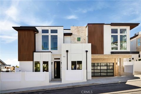 Photo of 902 Green, Redondo Beach, CA 90278 (MLS # SB26062806)