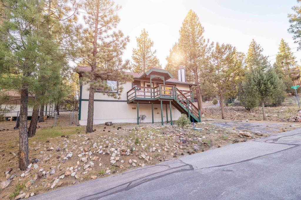 1093 Snow Ridge Road
