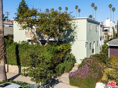 Photo of 827 18th Street, Santa Monica, CA 90403 (MLS # 26645245)