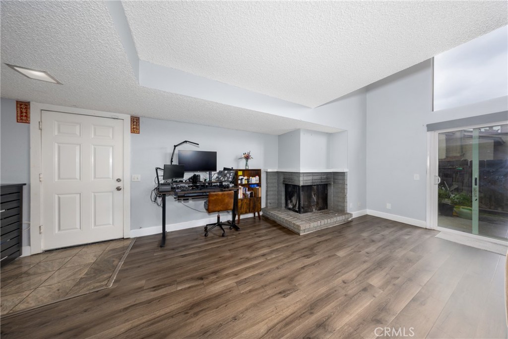861 S Mountain