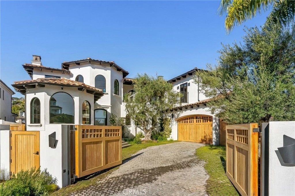 Photo of 17 Muir Beach Cir, Newport Beach, CA 92625 (MLS # OC26034024)