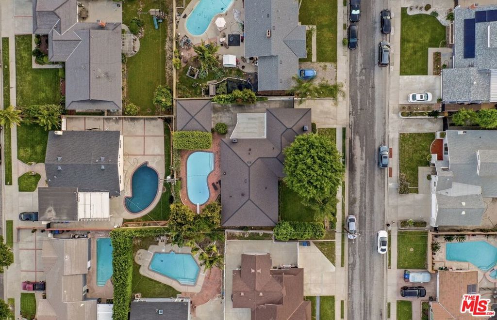 1314 Ameluxen Avenue