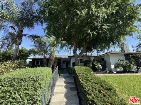 Photo of 1314 Ameluxen Avenue, Hacienda Heights, CA 91745 (MLS # 26664027)