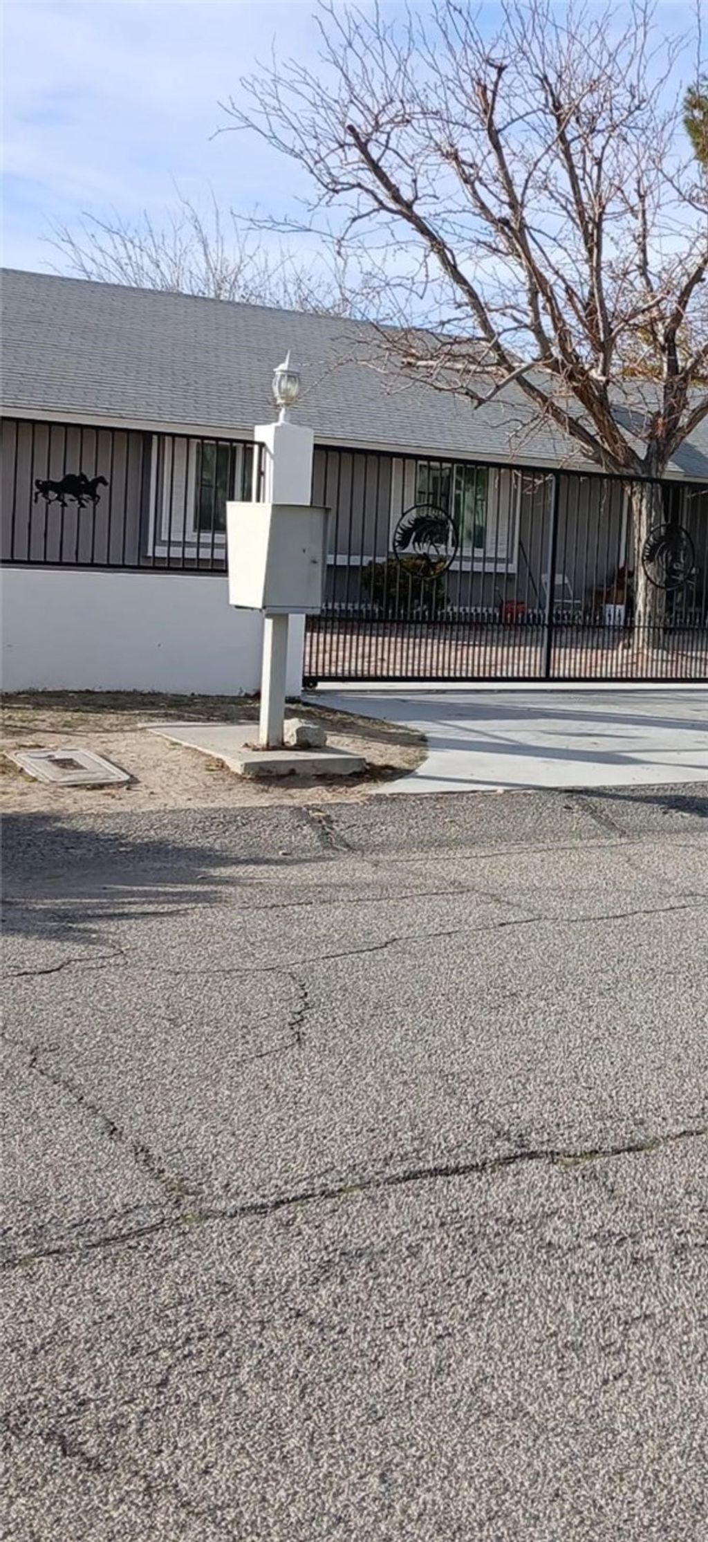 Photo of 40531 176th St E, Lancaster, CA 93535 (MLS # SR25279094)