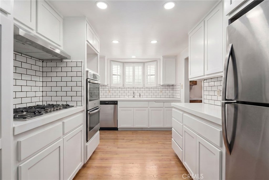 1305 S Cabrillo