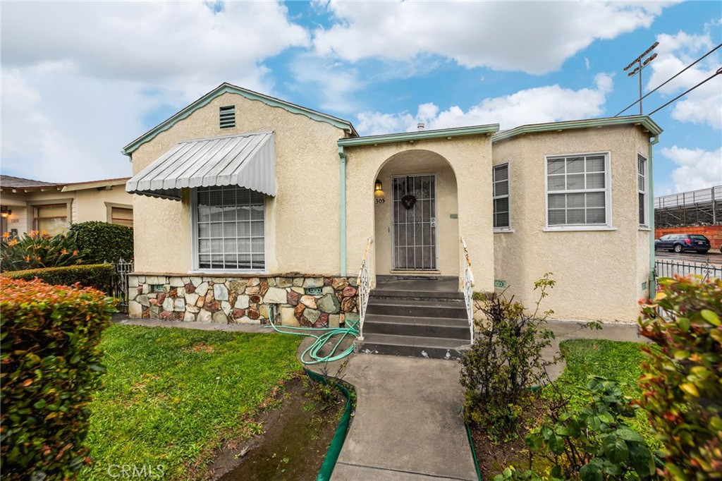 1305 S Cabrillo
