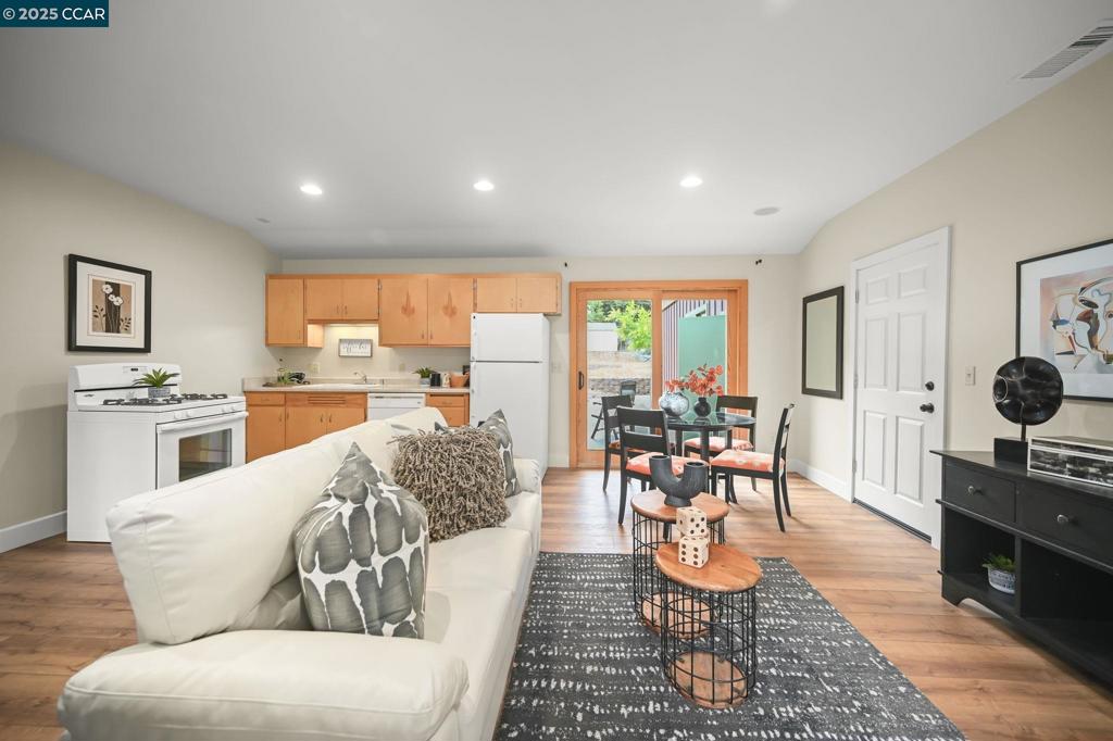 TICE VALLEY - Residential