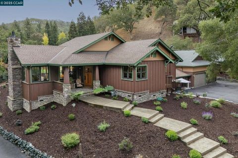 Photo of 261 Castle Hill Ranch Rd Rd, Walnut Creek, CA 94595 (MLS # 41112961)