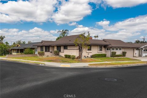 Photo of 15815 Lone Ridge Place, Whittier, CA 90604 (MLS # OC25215829) Photo of 15815 Lone Ridge Place, Whittier, CA 90604 (MLS # OC25215829)