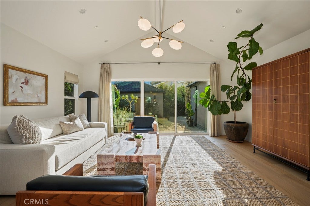 3715 Hillcrest Drive
