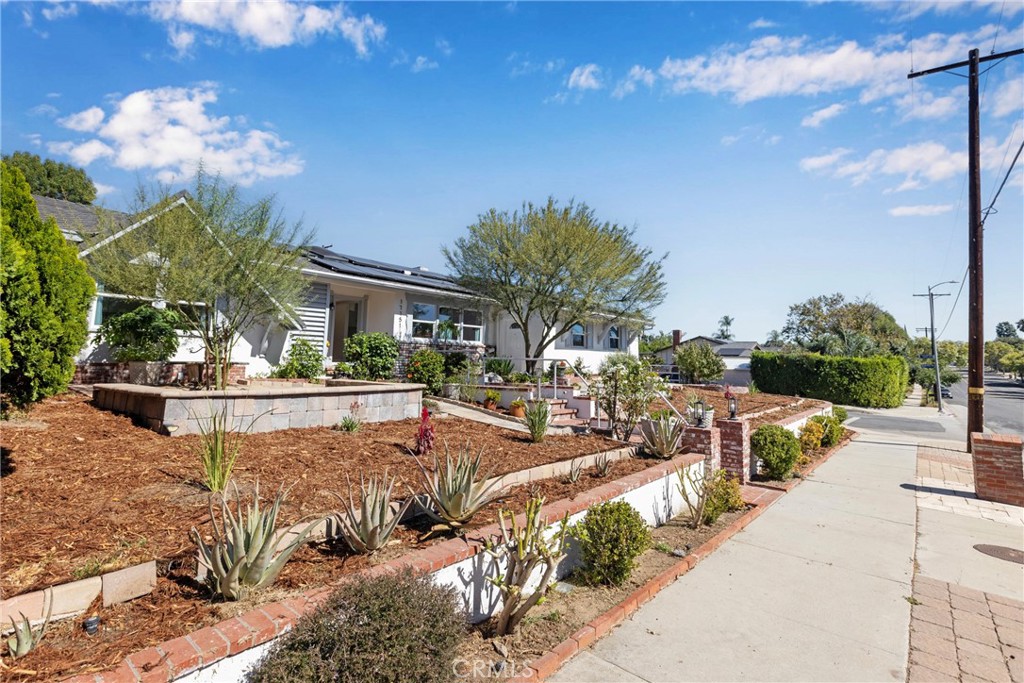 17151 & 17149 W Lassen Street