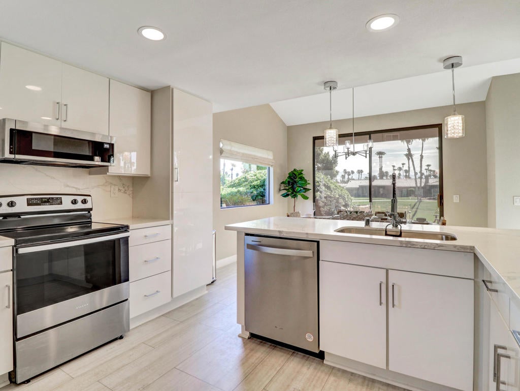 38390 Plumosa Circle