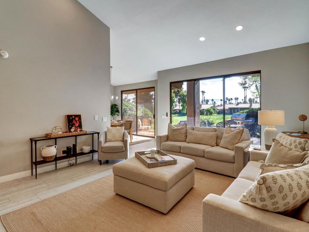 38390 Plumosa Circle