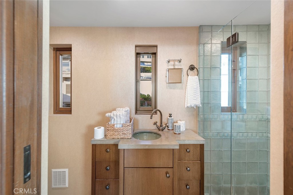 Emerald Bay (EB) - Residential