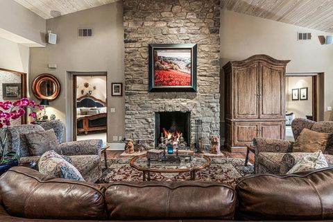 Tiny photo for 358 Villaggio E, Palm Springs, CA 92262 (MLS # 219141811PS)