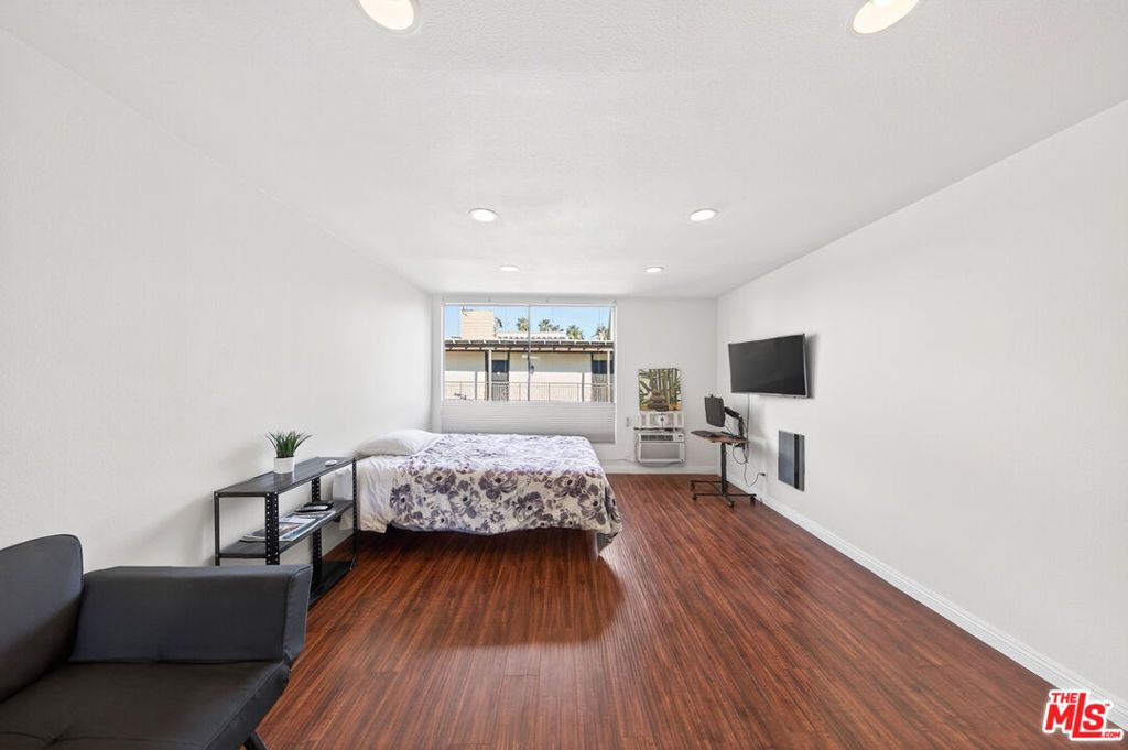 Photo of 525 S Ardmore Avenue #351, Los Angeles, CA 90020 (MLS # 26656939)