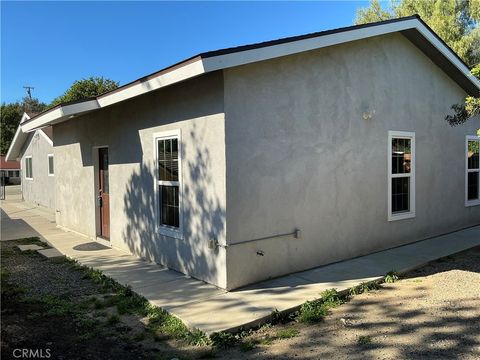 Photo of 24220 Meadow Falls Dr, Diamond Bar, CA 91765 (MLS # CV26044329)